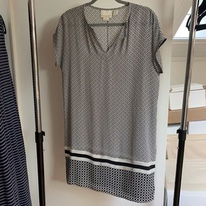 Black/white silk dress